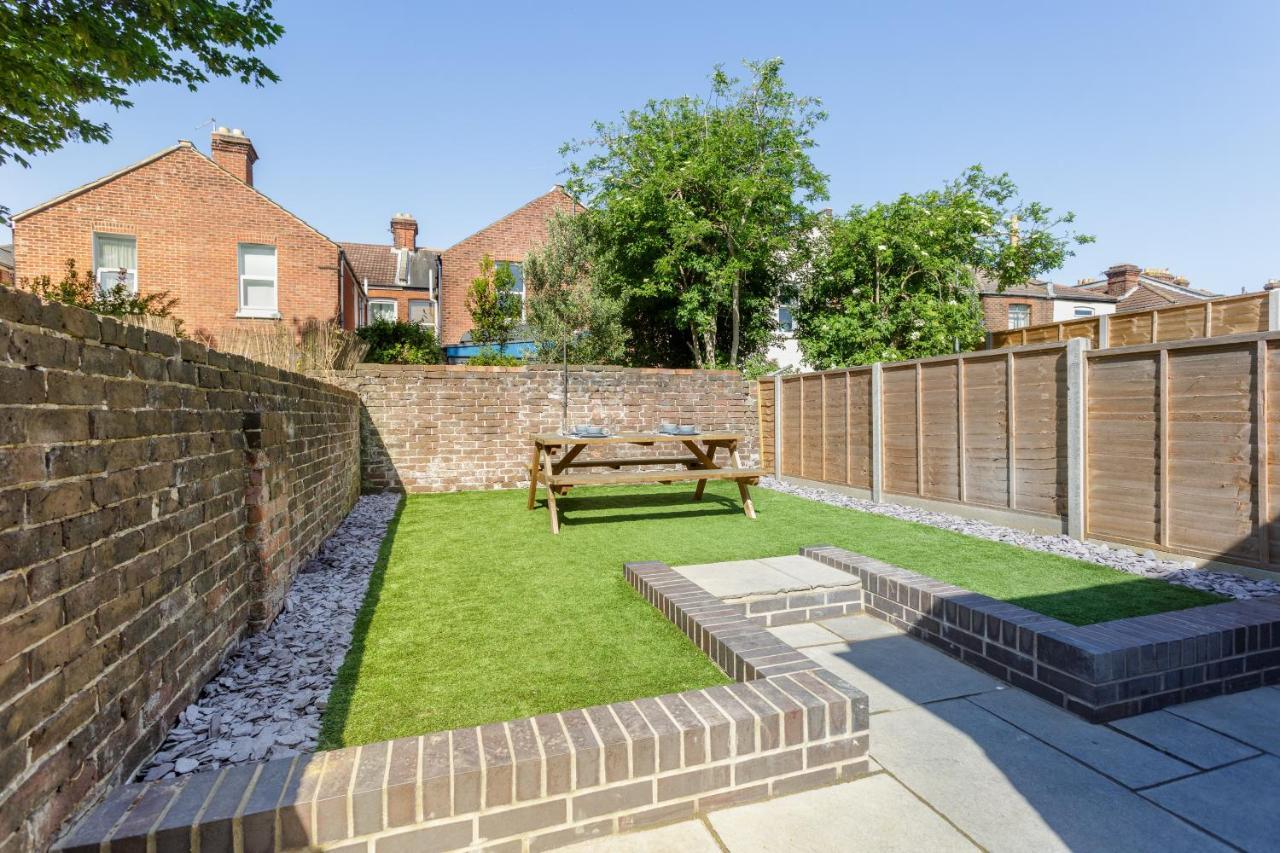 Harold House - Modern Open Plan 4 Bedroom, 3 Bathroom House In Southsea, Portsmouth