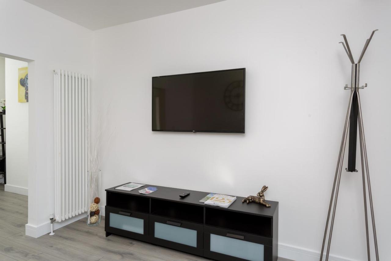 Apartment Harold House - Modern Open Plan 4 Bedroom, 3 Bathroom House In Southsea,
