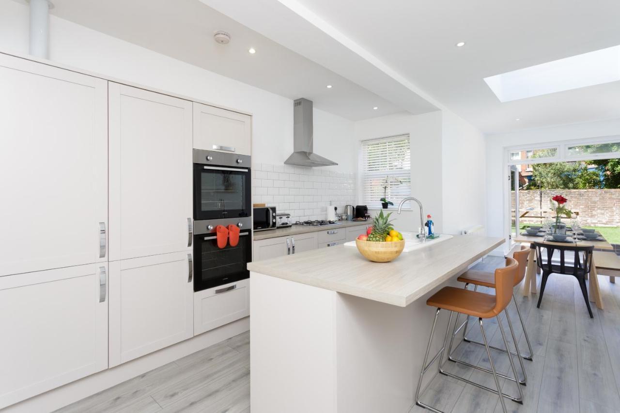 Apartment Harold House - Modern Open Plan 4 Bedroom, 3 Bathroom House In Southsea, Portsmouth