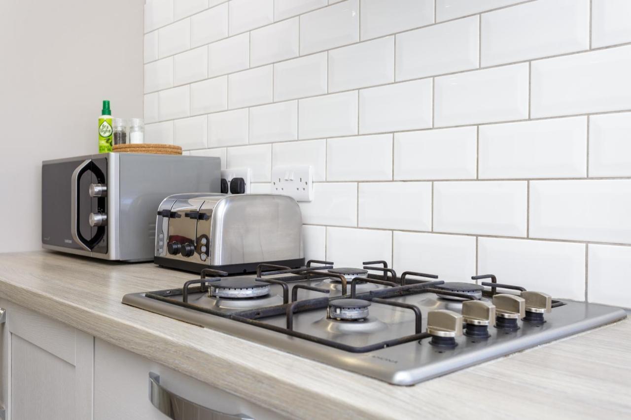 Harold House - Modern Open Plan 4 Bedroom, 3 Bathroom House In Southsea, *