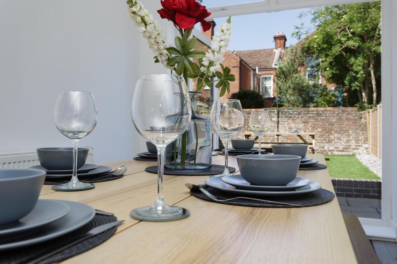 Apartment Harold House - Modern Open Plan 4 Bedroom, 3 Bathroom House In Southsea, Portsmouth
