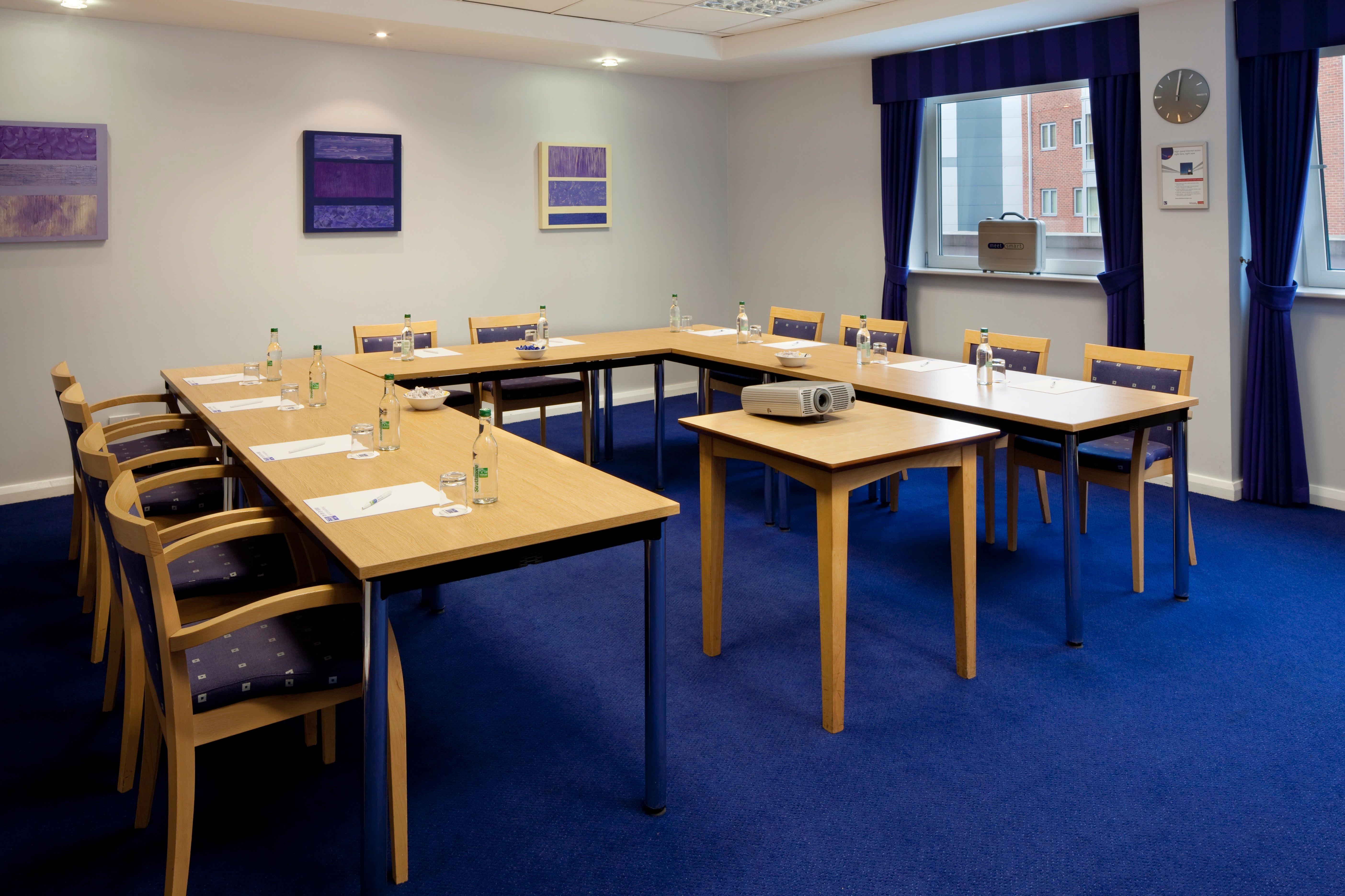 Express Gunwharf Quays By Ihg 3*