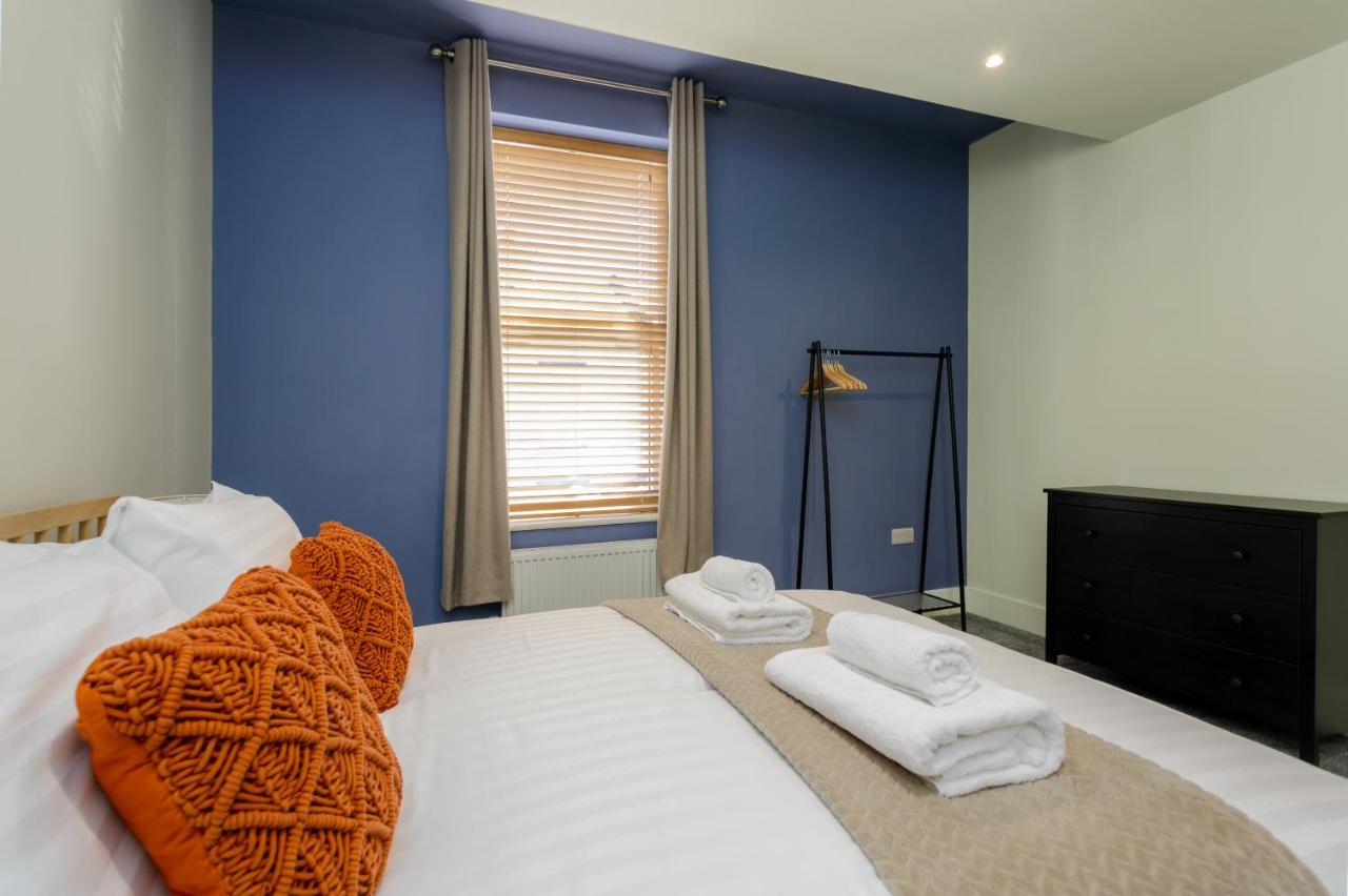 Beatrice Manor - Luxury 4 Bedroom House In Southsea, Holiday home *