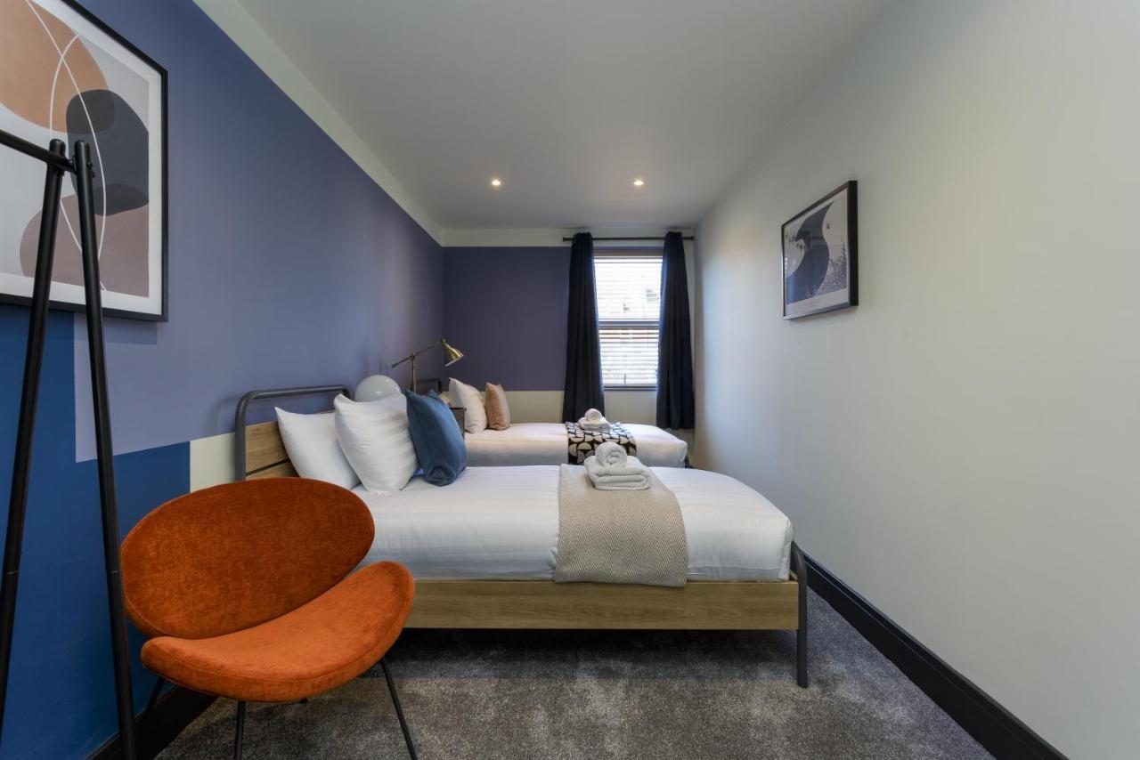 Holiday home Beatrice Manor - Luxury 4 Bedroom House In Southsea, *