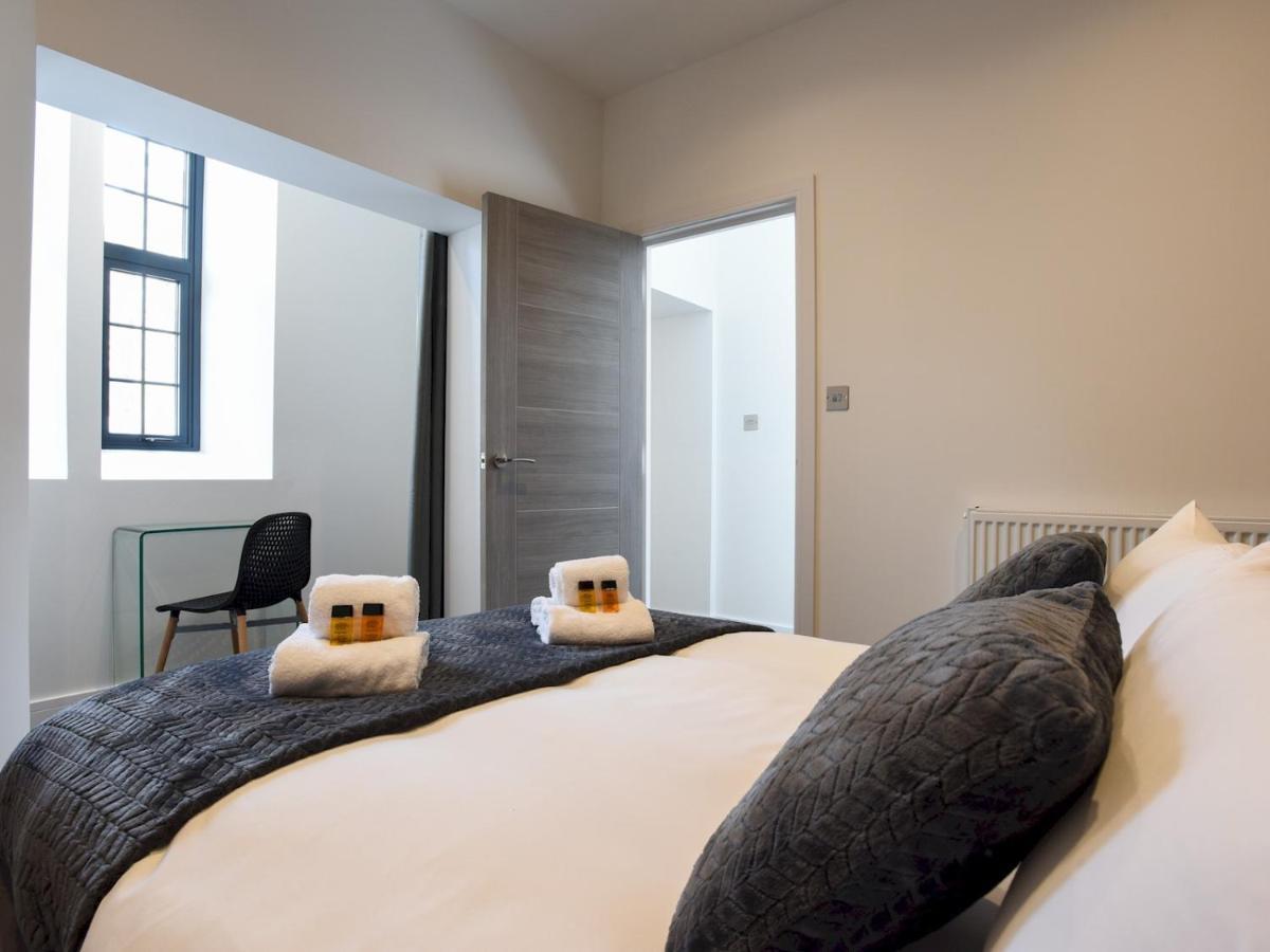 Pass The Keys Prison Conversion Brand New 2 Bathrooms And Parking Apartment Portsmouth