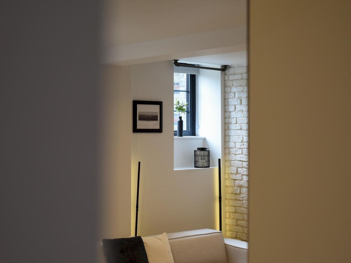 Pass The Keys Prison Conversion Brand New 2 Bathrooms And Parking Apartment Portsmouth
