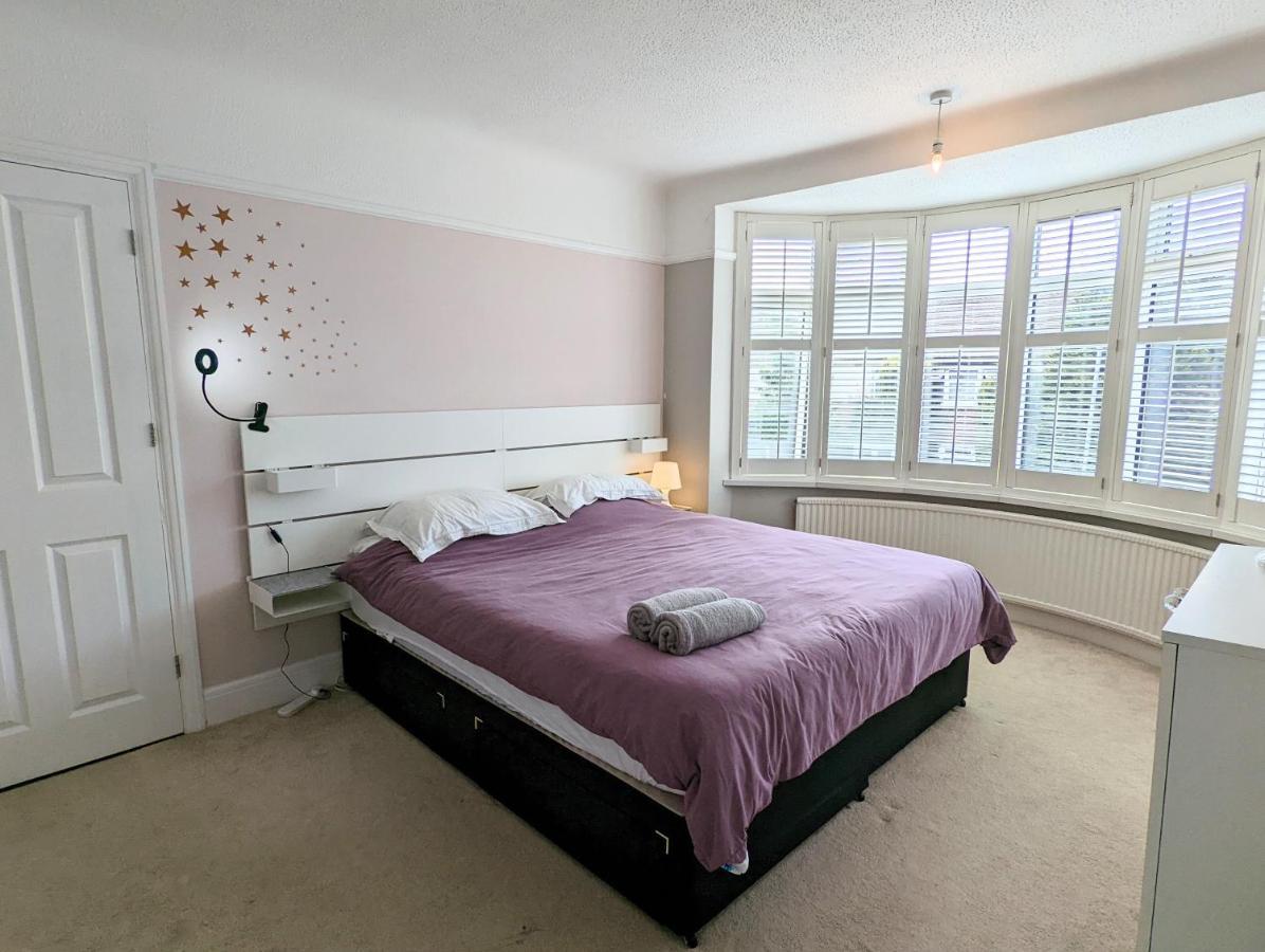 Bright Haven: 4-bed With Garden, Spa & Parking Portsmouth