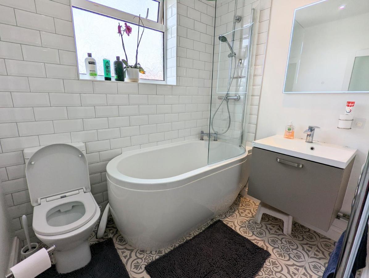Holiday home Bright Haven: 4-bed With Garden, Spa & Parking Portsmouth