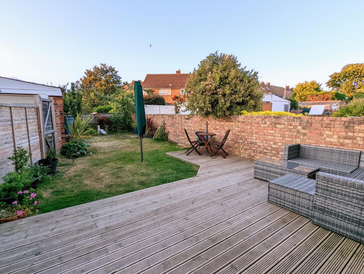 Bright Haven: 4-bed With Garden, Spa & Parking Portsmouth