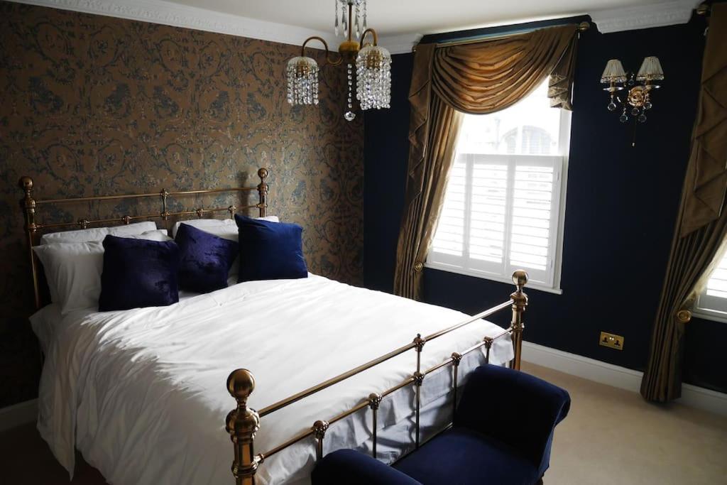 Villa Luxury 2 Bed Georgian Townhouse, Old