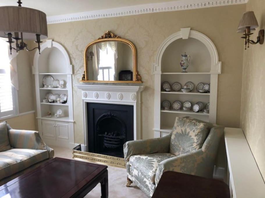 Luxury 2 Bed Georgian Townhouse, Old Villa