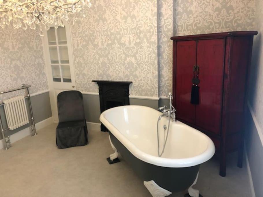 Villa Luxury 2 Bed Georgian Townhouse, Old