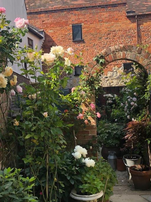 Villa Luxury 2 Bed Georgian Townhouse, Old Portsmouth