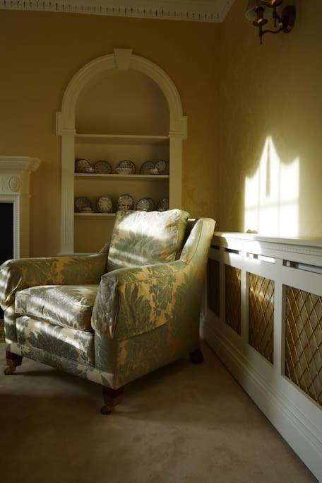 Luxury 2 Bed Georgian Townhouse, Old