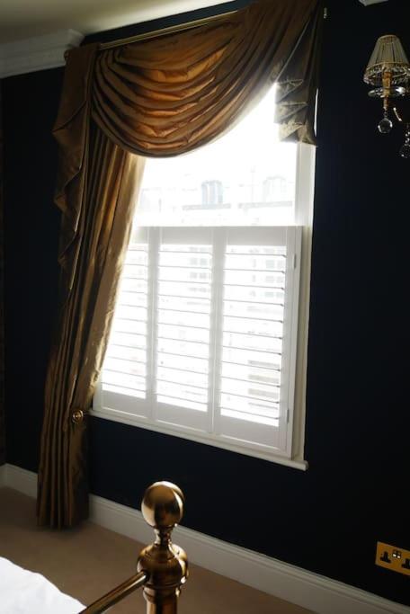 Luxury 2 Bed Georgian Townhouse, Old *