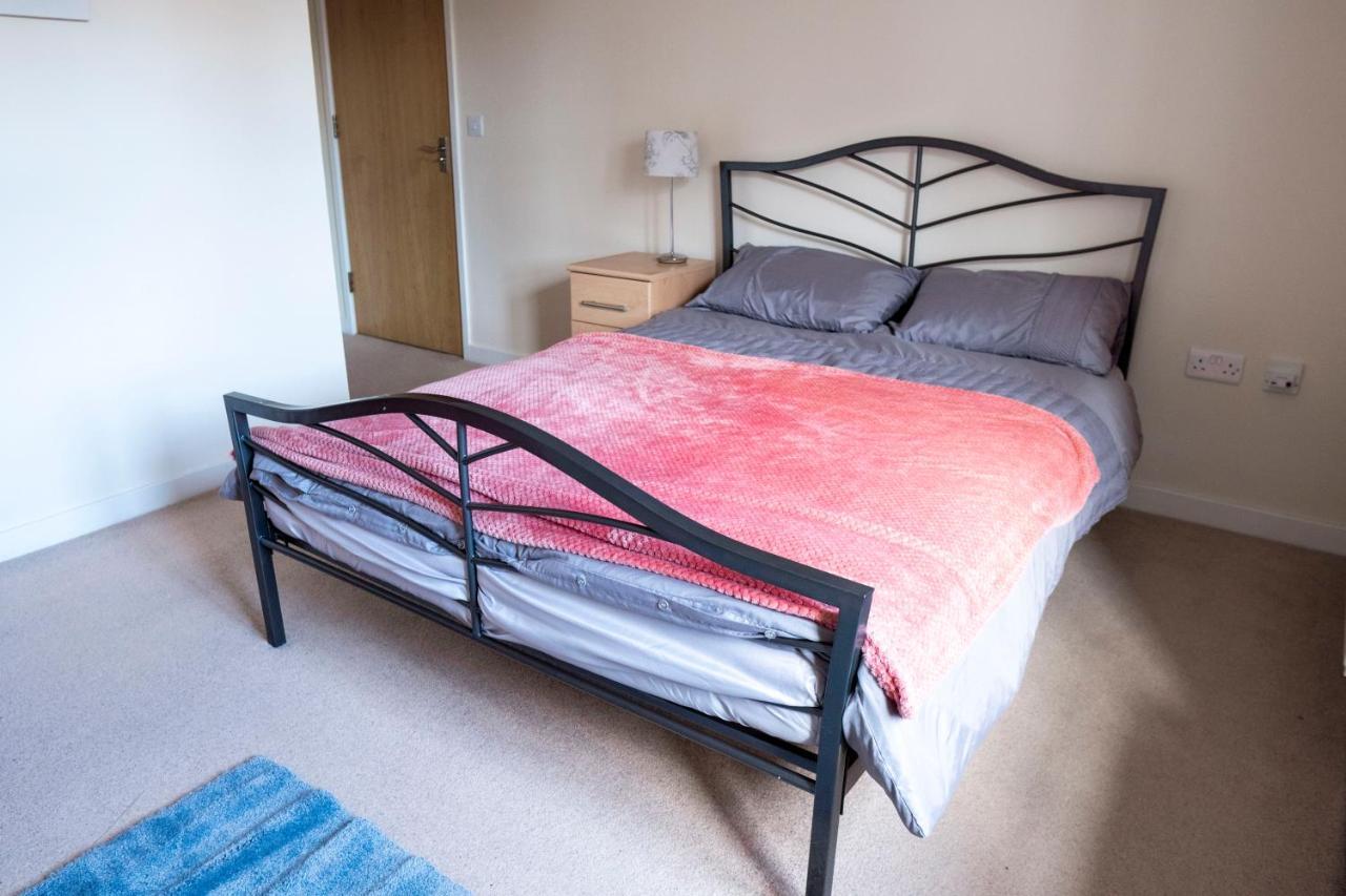 Apartment Spacious Two Bedrooms For Business And