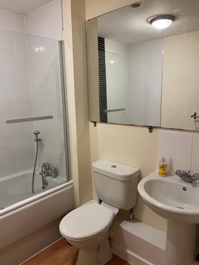 Spacious Two Bedrooms For Business And Portsmouth