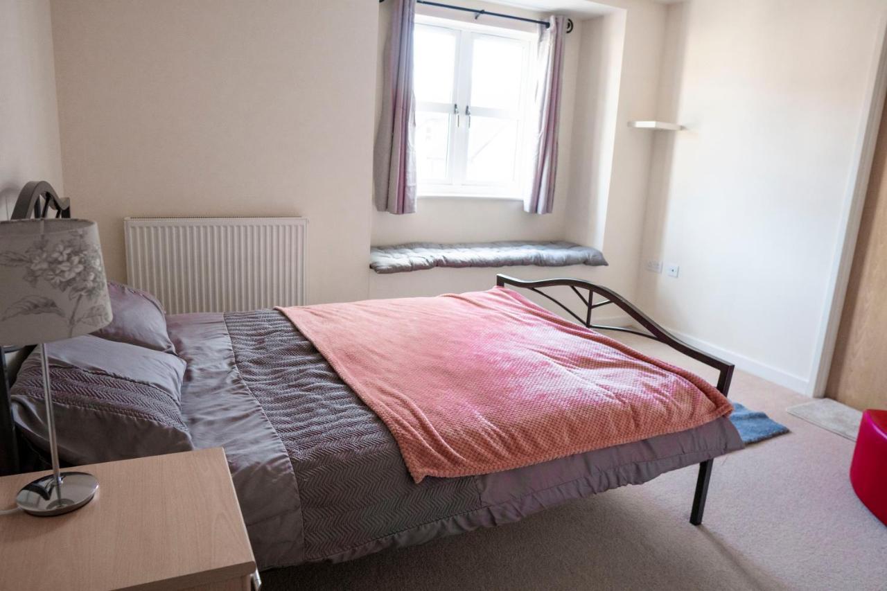 Spacious Two Bedrooms For Business And Portsmouth