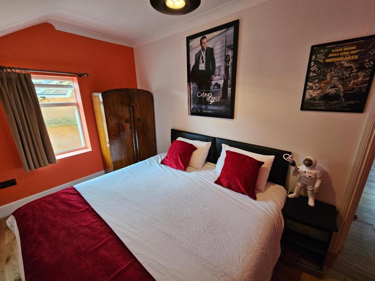 Southsea Royale Bond 3 Bed Cool Penthouse, Seafront Parking *