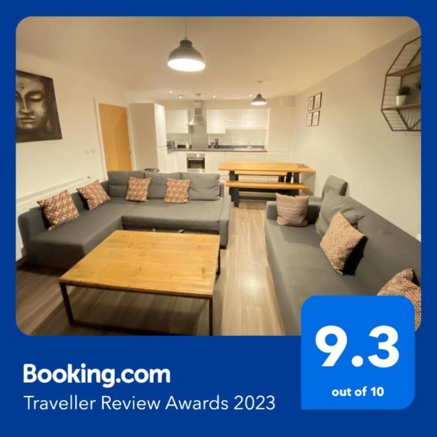 3 Bedrooms Double Or Single Beds, 2 Parking Spaces! Wifi & Smart Tv's, Balcony * Portsmouth