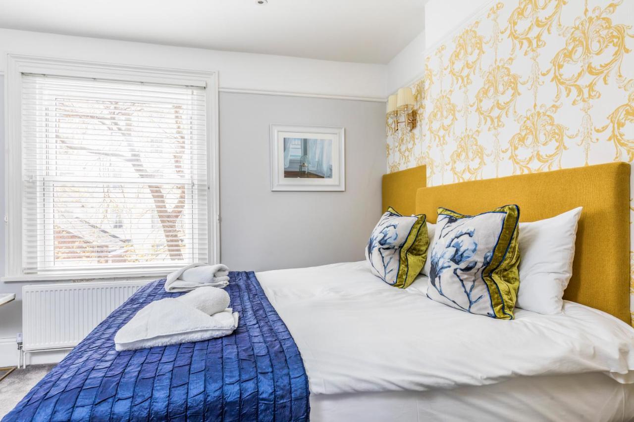 Ashbys & Hire 4* Portsmouth