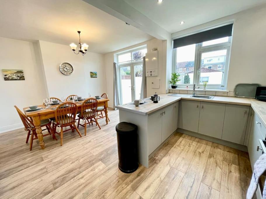 3 Bedroom Getaway, Sleeps 6 * Portsmouth