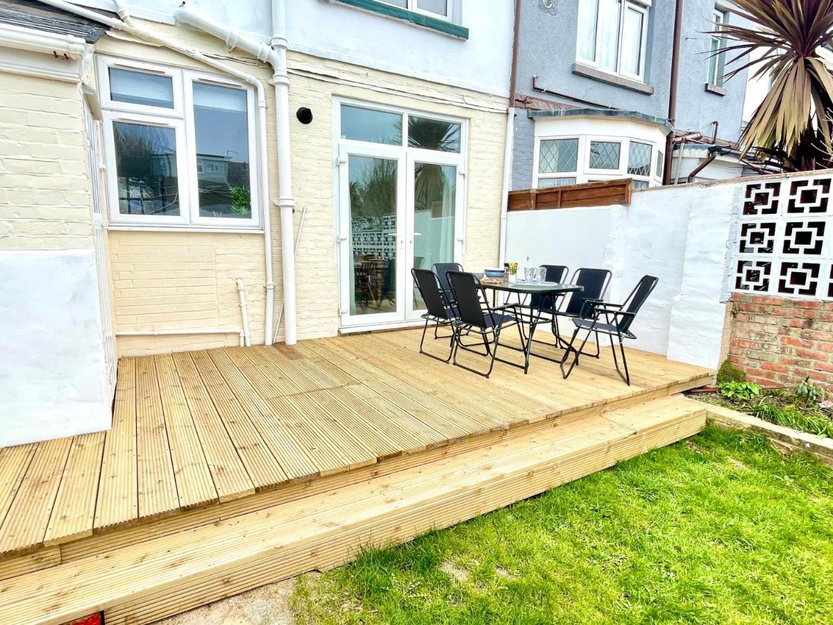 3 Bedroom Getaway, Sleeps 6 Apartment