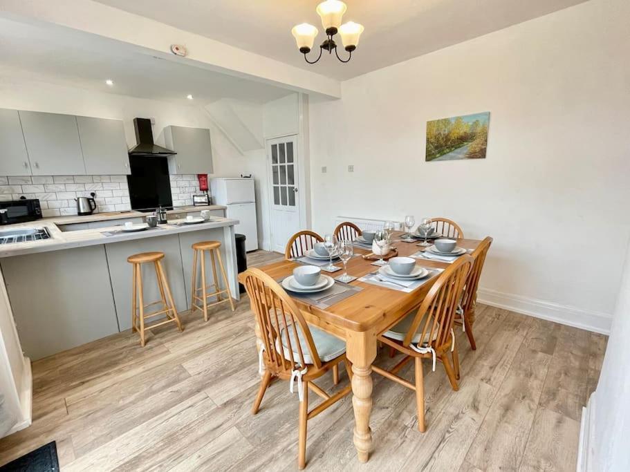 3 Bedroom Getaway, Sleeps 6 Apartment *
