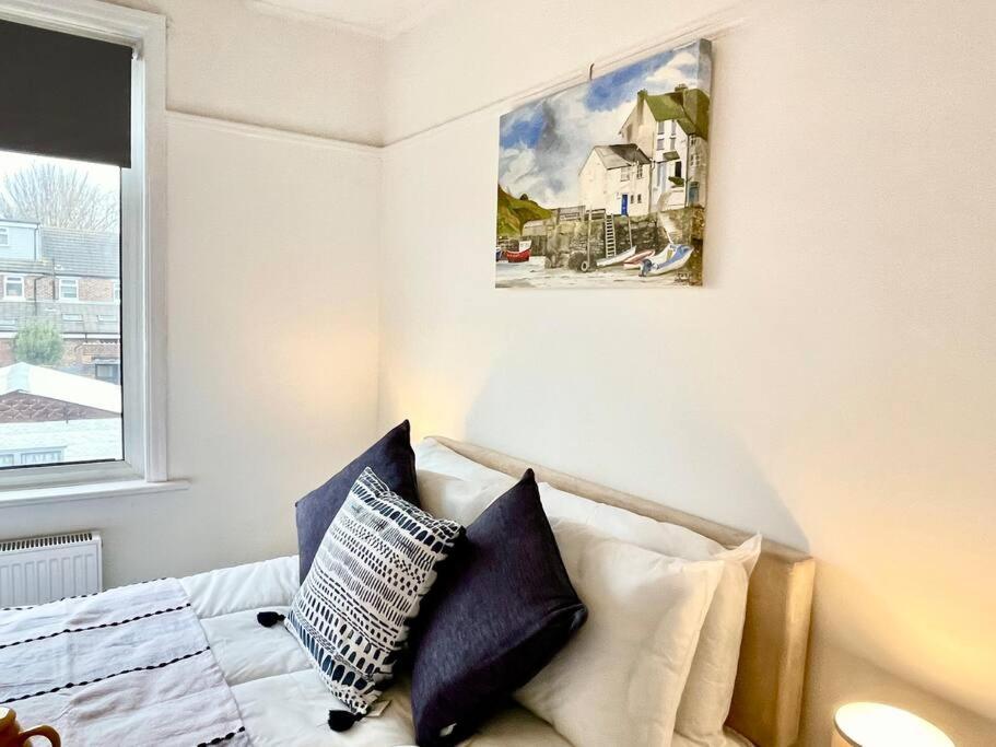 Apartment 3 Bedroom Getaway, Sleeps 6