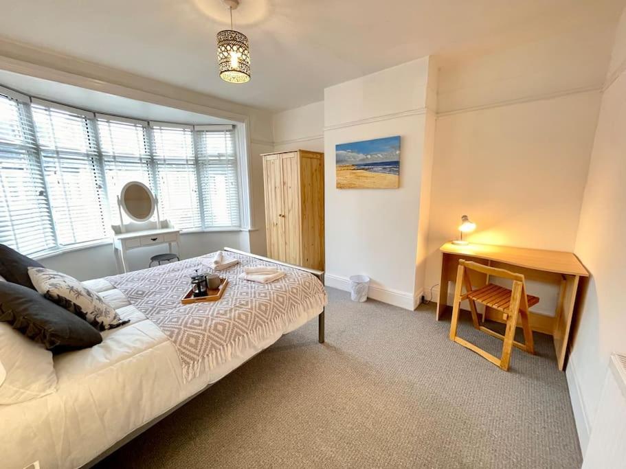 Apartment 3 Bedroom Getaway, Sleeps 6 Portsmouth
