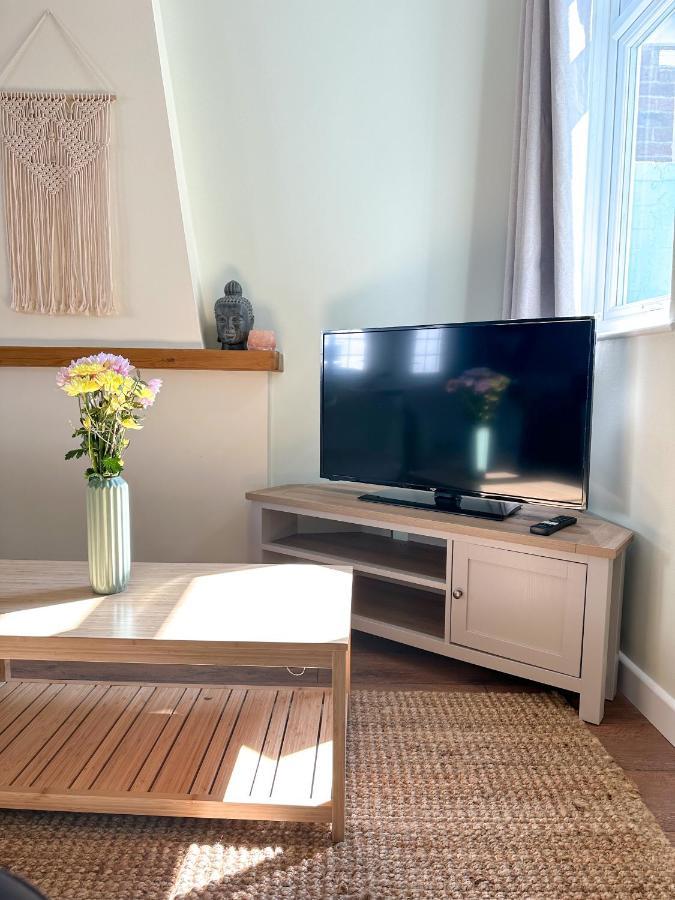 Holiday home Little Sage House Newly Refurbished With Garden - Hot Tub - Sleeps 6 Portsmouth