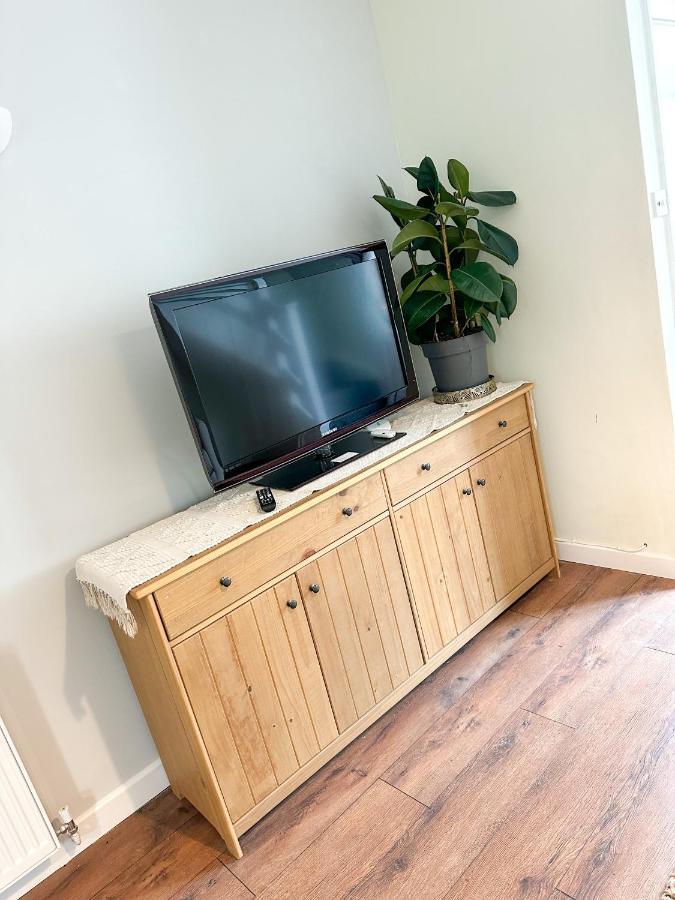 Holiday home Little Sage House Newly Refurbished With Garden - Hot Tub - Sleeps 6 Portsmouth