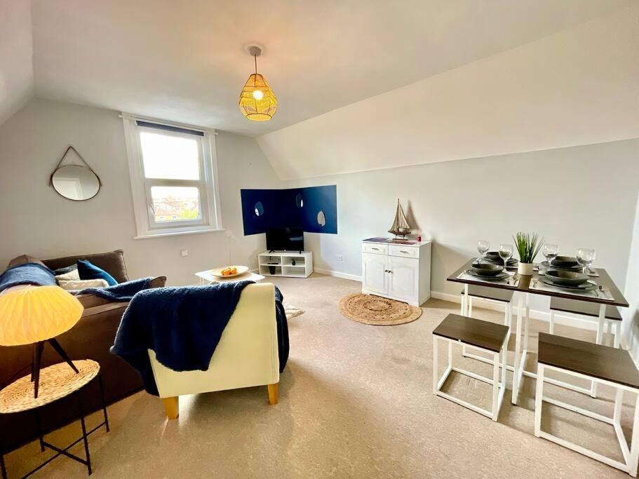 Serenity In Southsea Apartment