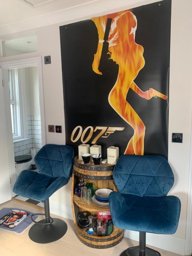 Southsea Royale Studio, Bond, Parking, Seafront Apartment