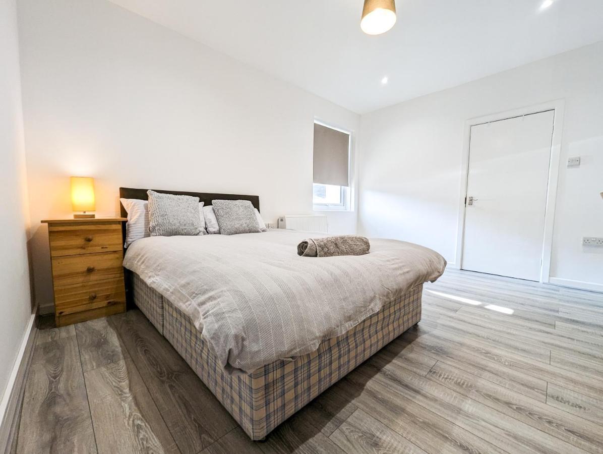 Apartment Cozy - With Private Kitchens & Bathrooms