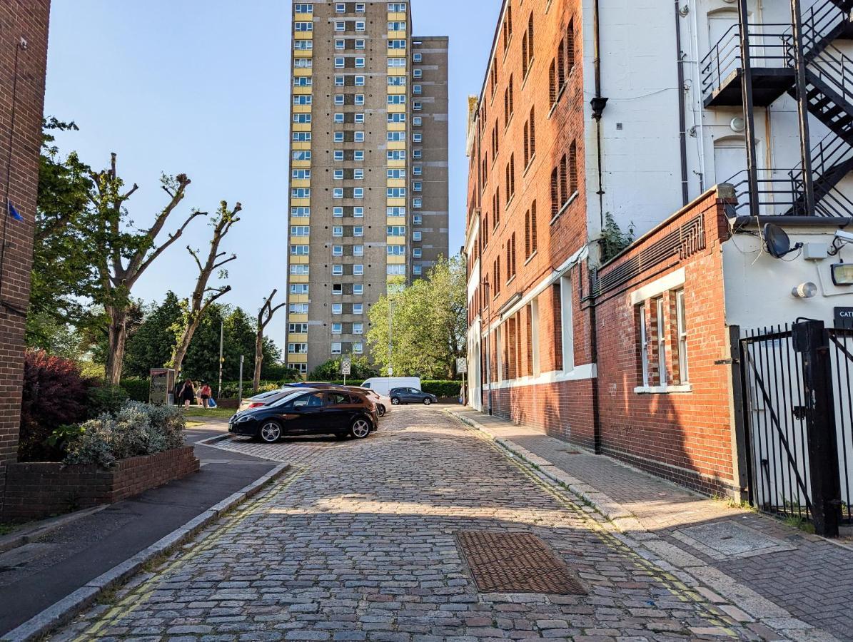 Cozy - With Private Kitchens & Bathrooms * Portsmouth