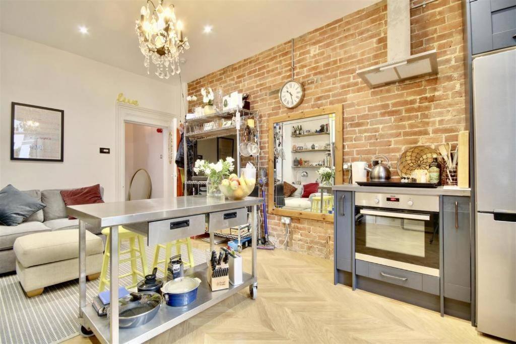 A Charming In The Heart Of Southsea Holiday home Portsmouth