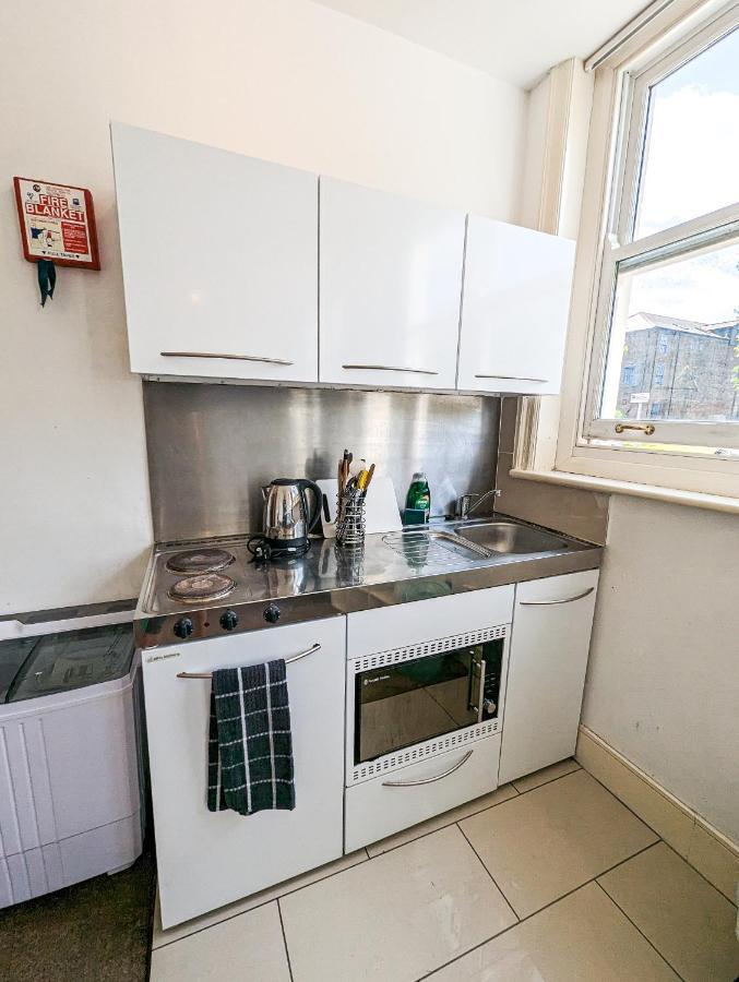 Cozy - With Private Kitchens & Bathrooms