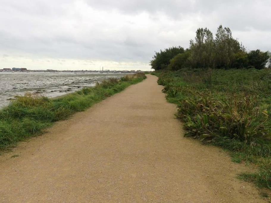 Apartment 3 Bedroom Getaway, Sleeps 6 Portsmouth