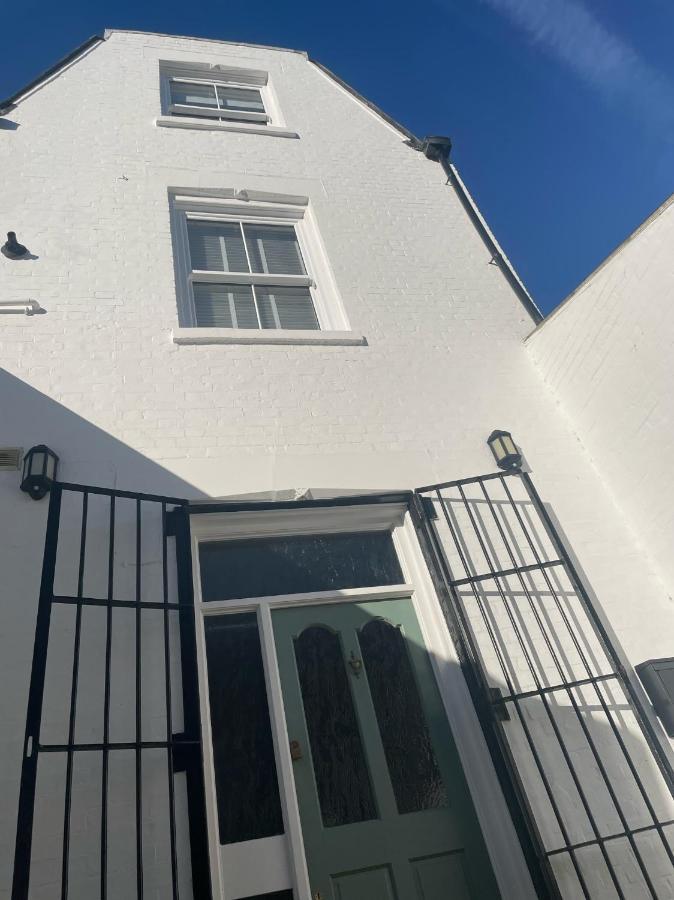 Holiday home A Charming In The Heart Of Southsea *