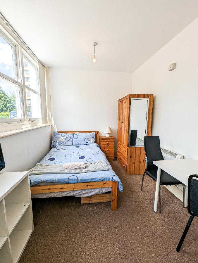 Apartment Cozy - With Private Kitchens & Bathrooms