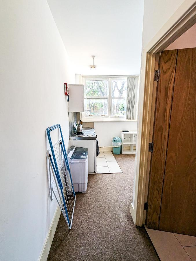 Apartment Cozy - With Private Kitchens & Bathrooms *