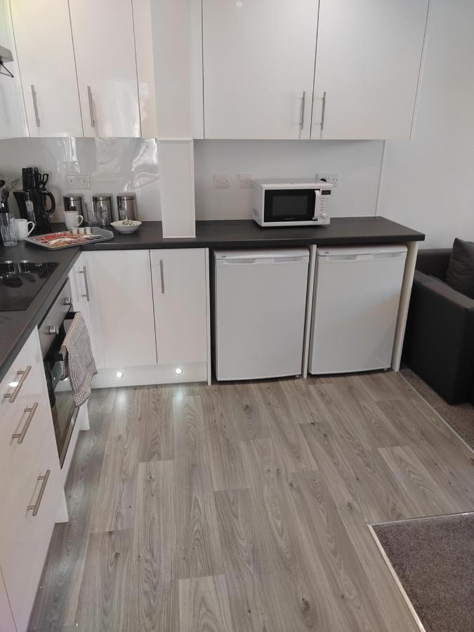 Quality Modern Southsea Garden Sleeps 4 People Apartment *