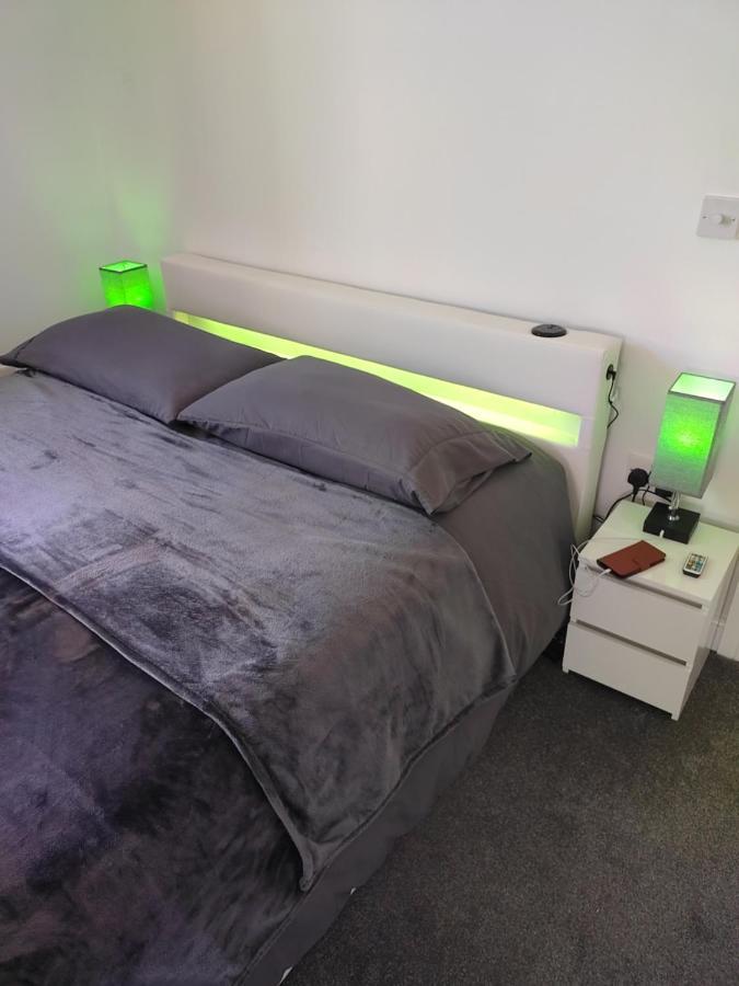 Apartment Quality Modern Southsea Garden Sleeps 4 People Portsmouth