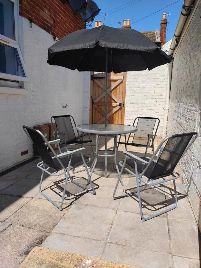 Apartment Quality Modern Southsea Garden Sleeps 4 People *