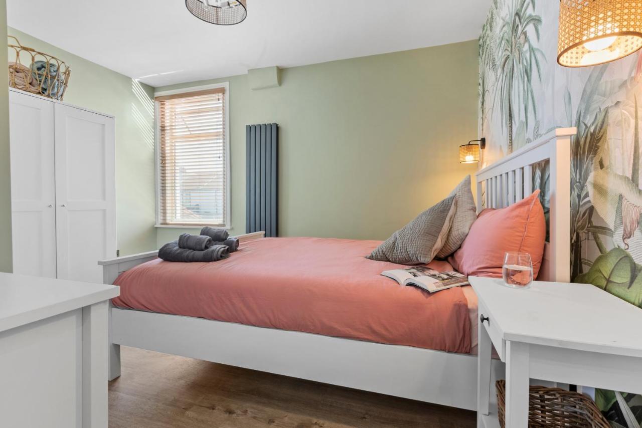 Holiday home Cosy & Bright With Backyard In Southsea Portsmouth