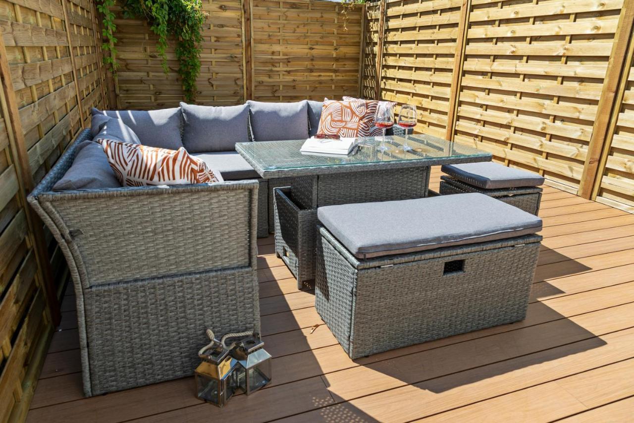 Holiday home Cosy & Bright With Backyard In Southsea *