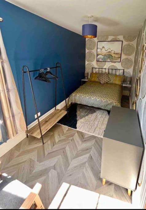 Spacious Semi-detached Southsea House, Free Parking On Drive Portsmouth