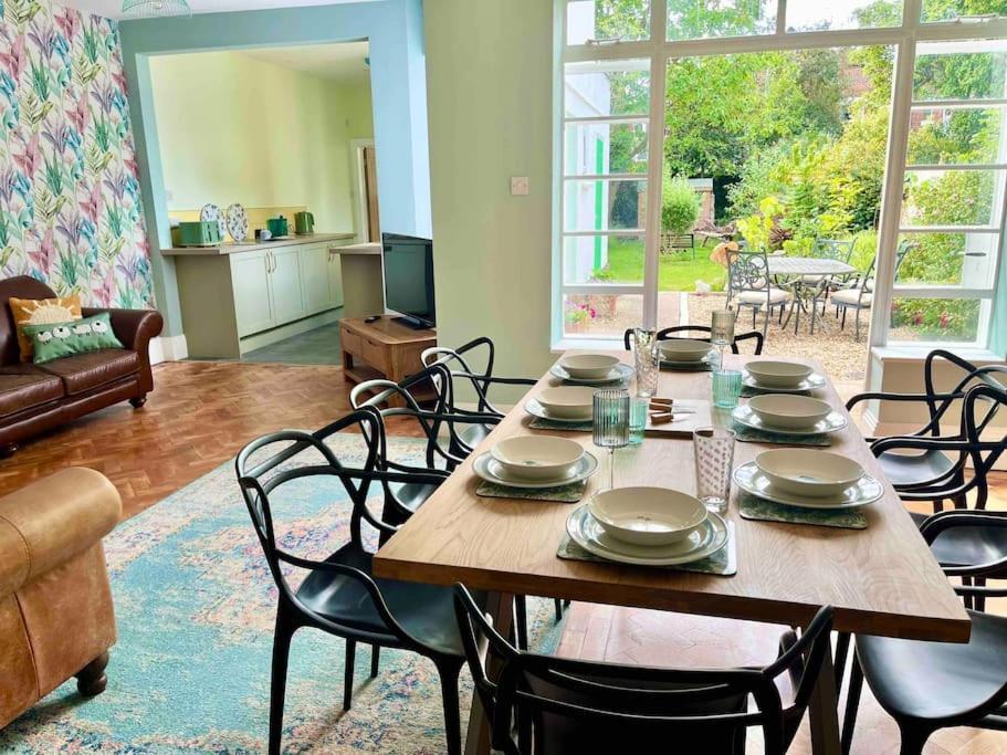 Holiday home Spacious Semi-detached Southsea House, Free Parking On Drive Portsmouth