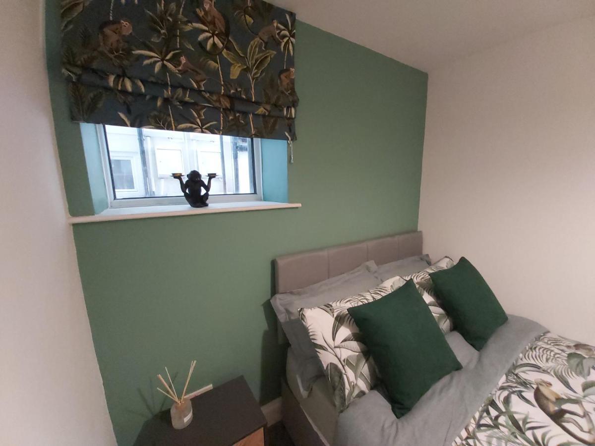 Renovated Seaside Apartment Portsmouth